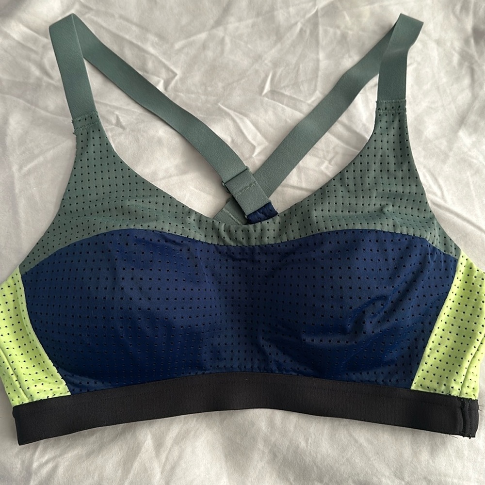 VS sports bra